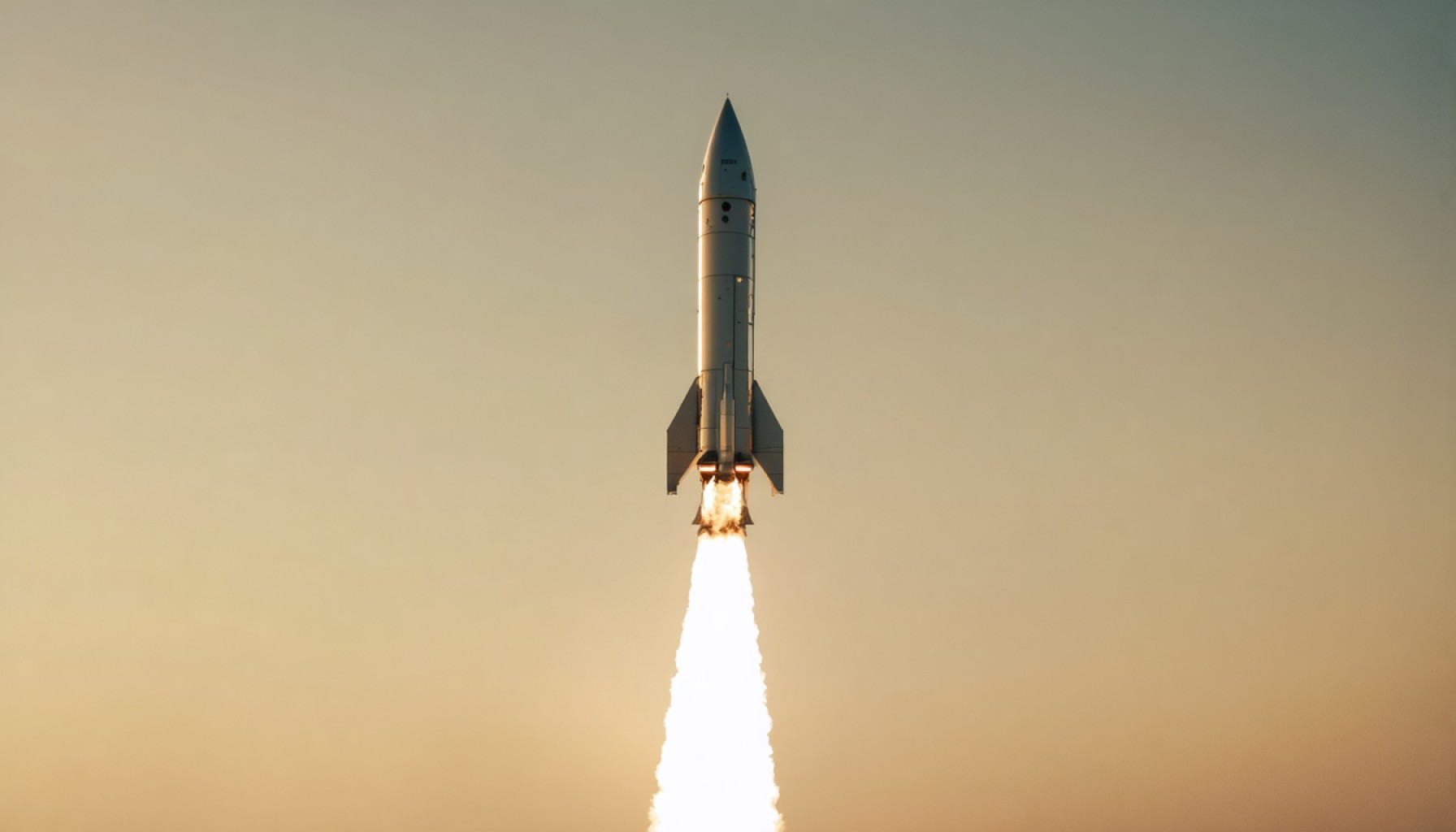 Palantir Rockets Past $100: The AI Giant’s Ascent Amidst Volatile Markets